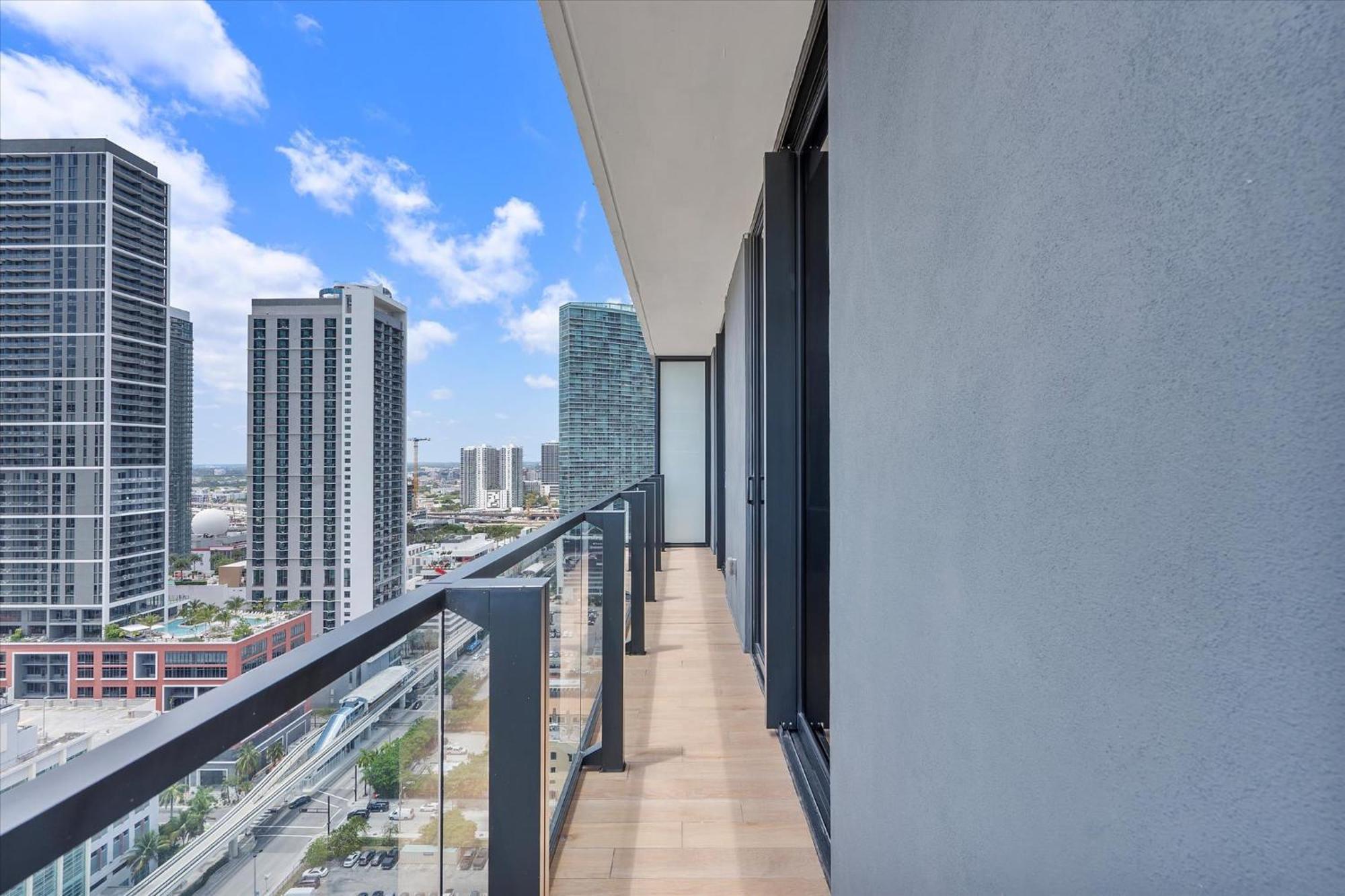 Mvr Ultra-lux 3br W Epic Water Views Apartment *